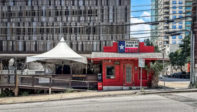 Tiniest Bar In Texas, Downtown, Austin, happy hour venue