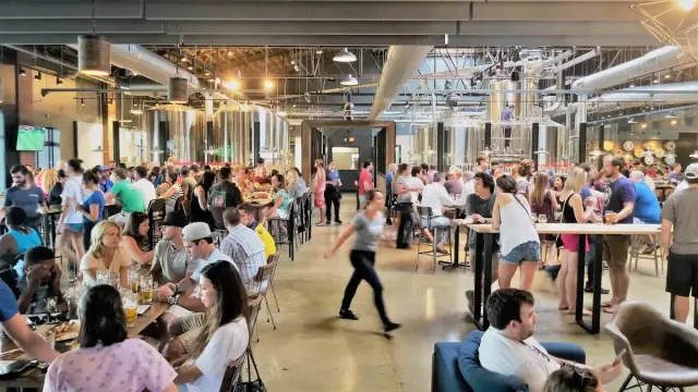 Brewers At 4001 Yancey, LoSo, Charlotte, happy hour venue