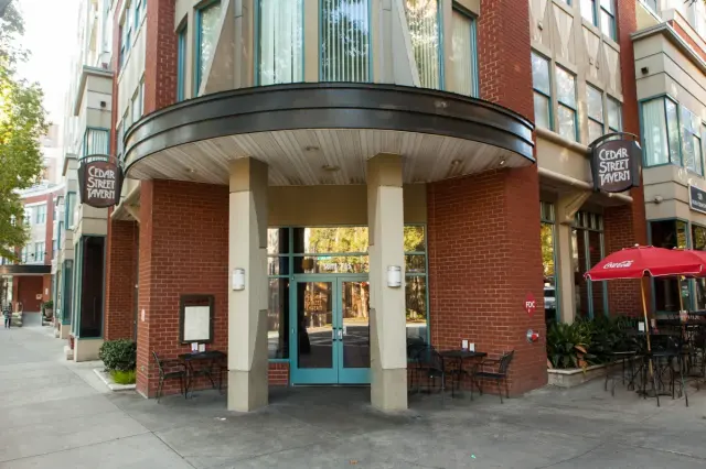 Cedar Street Tavern, Uptown, Charlotte, happy hour venue