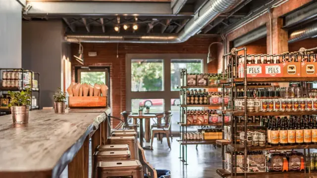 Craft Tasting Room and Growler Shop, South End, Charlotte, happy hour venue
