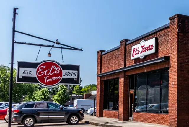 Ed's Tavern Dilworth, Dilworth, Charlotte, happy hour venue