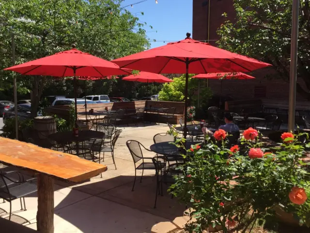 Sir Edmond Halley's, Montford, Charlotte, happy hour venue