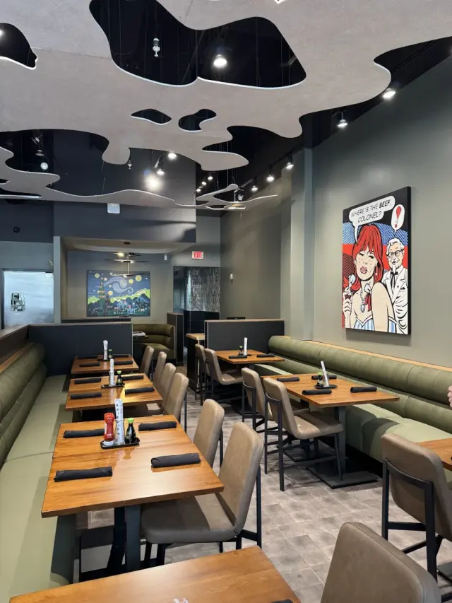The Cowfish Sushi Burger Bar, SouthPark, Charlotte, happy hour venue