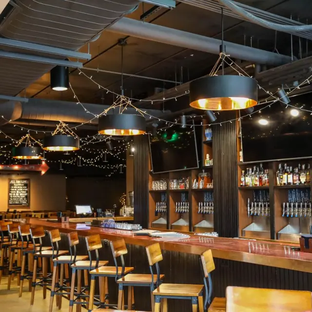 The Public House, Uptown, Charlotte, happy hour venue