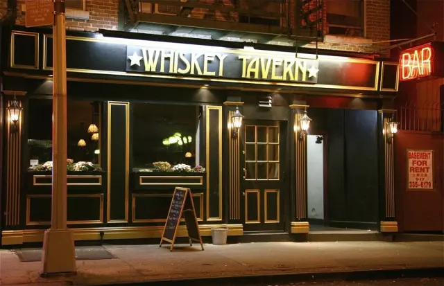 Whiskey Tavern, Chinatown, New York, happy hour venue