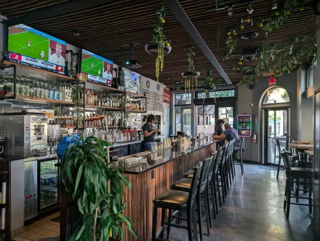 BUDDY'S DC, Columbia Heights, Washington, happy hour venue