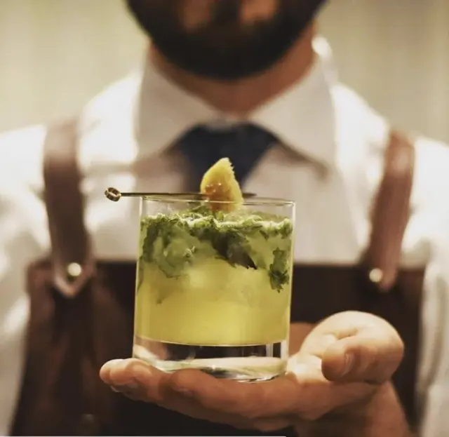 Quadrant Bar & Lounge, West End, Washington, happy hour venue