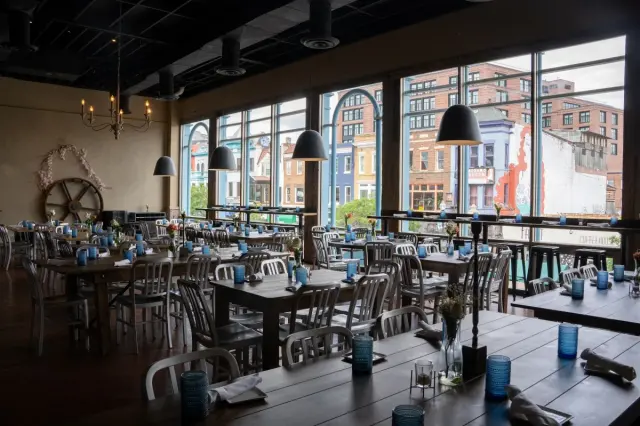 Roofers Union, Adams Morgan, Washington, happy hour venue