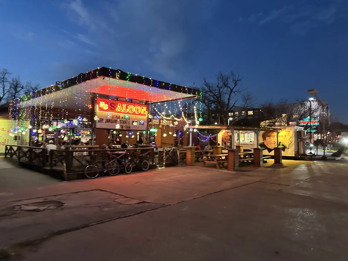 Barton Springs Saloon, South Lamar, Austin, happy hour venue