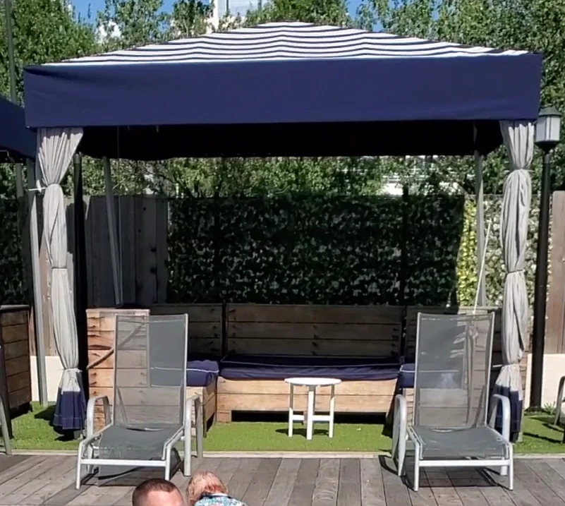 Evening Pool Vibe