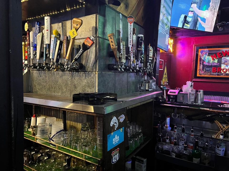 Brewhouse West, West Nashville, Nashville, happy hour venue