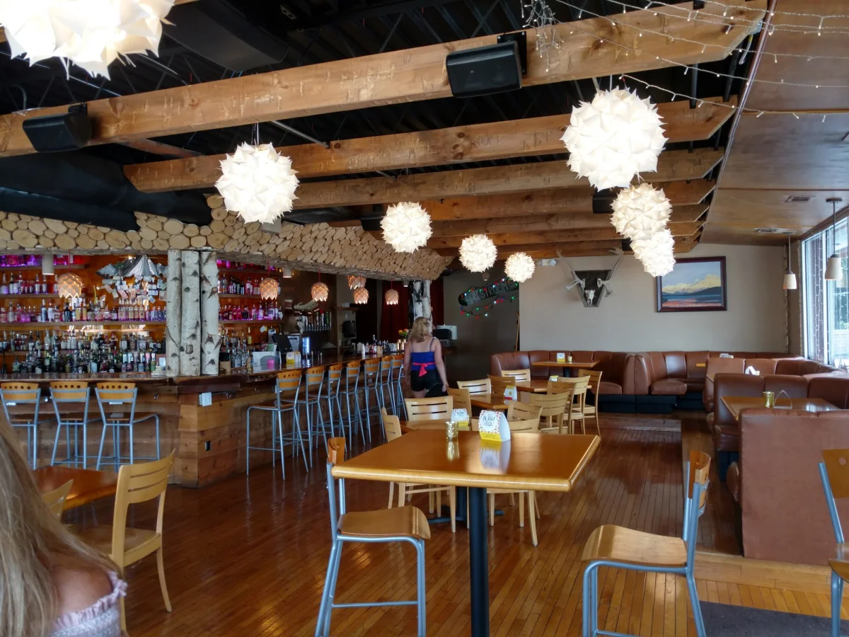 Embers Ski Lodge, 12 South, Nashville, happy hour venue
