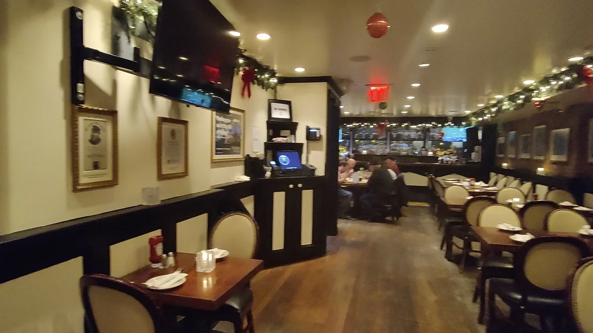 Dining Level