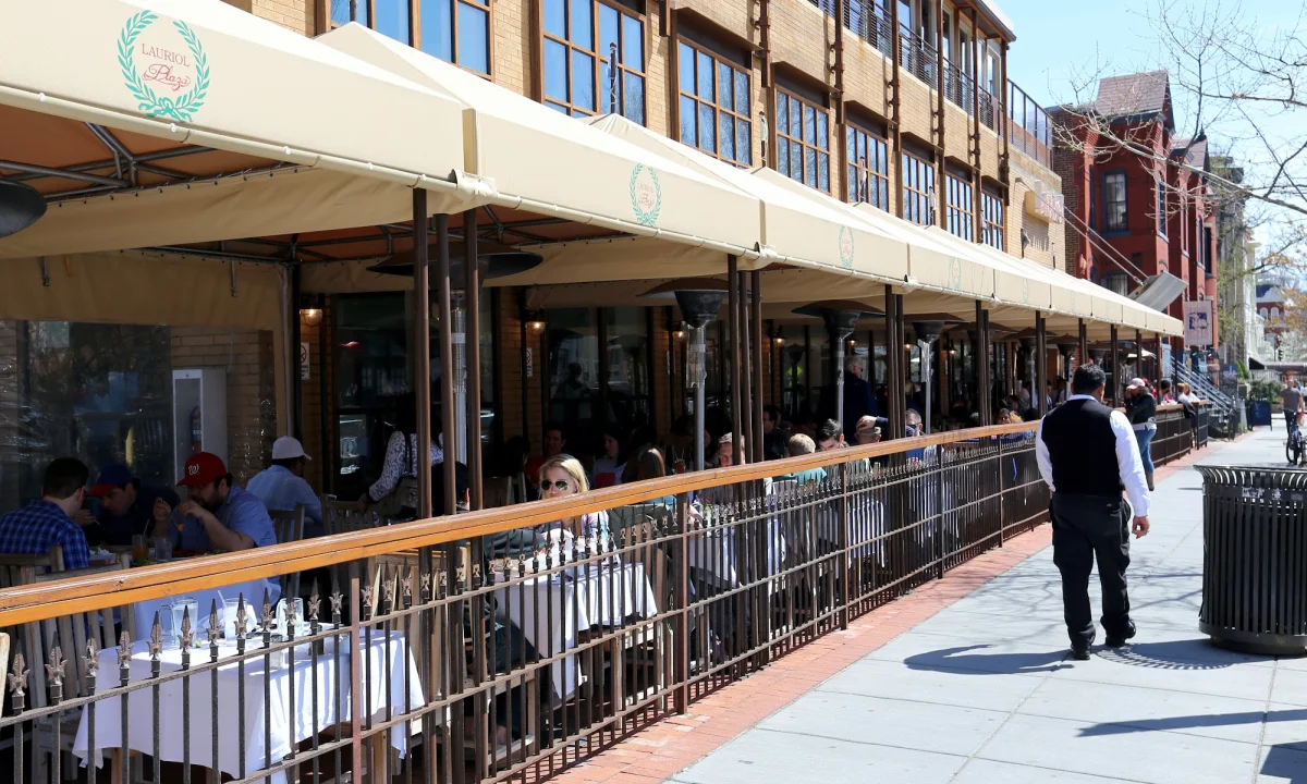Lauriol Plaza, Adams Morgan, Washington, happy hour venue