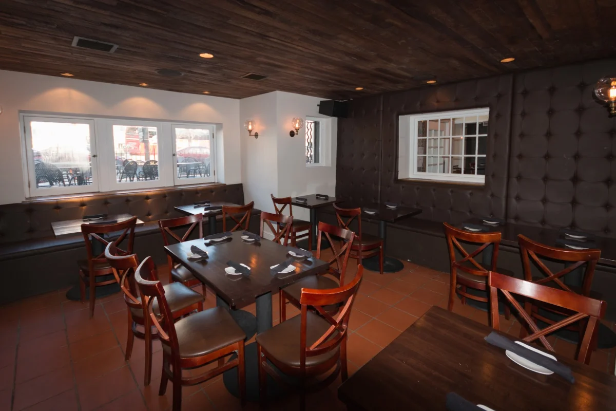 Mission Dupont Circle, Dupont Circle, Washington, happy hour venue