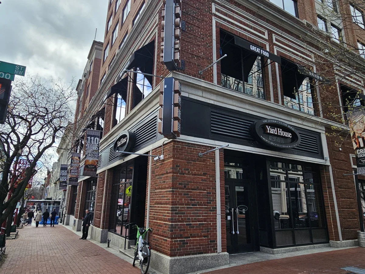 Yard House, Chinatown, Washington, happy hour venue